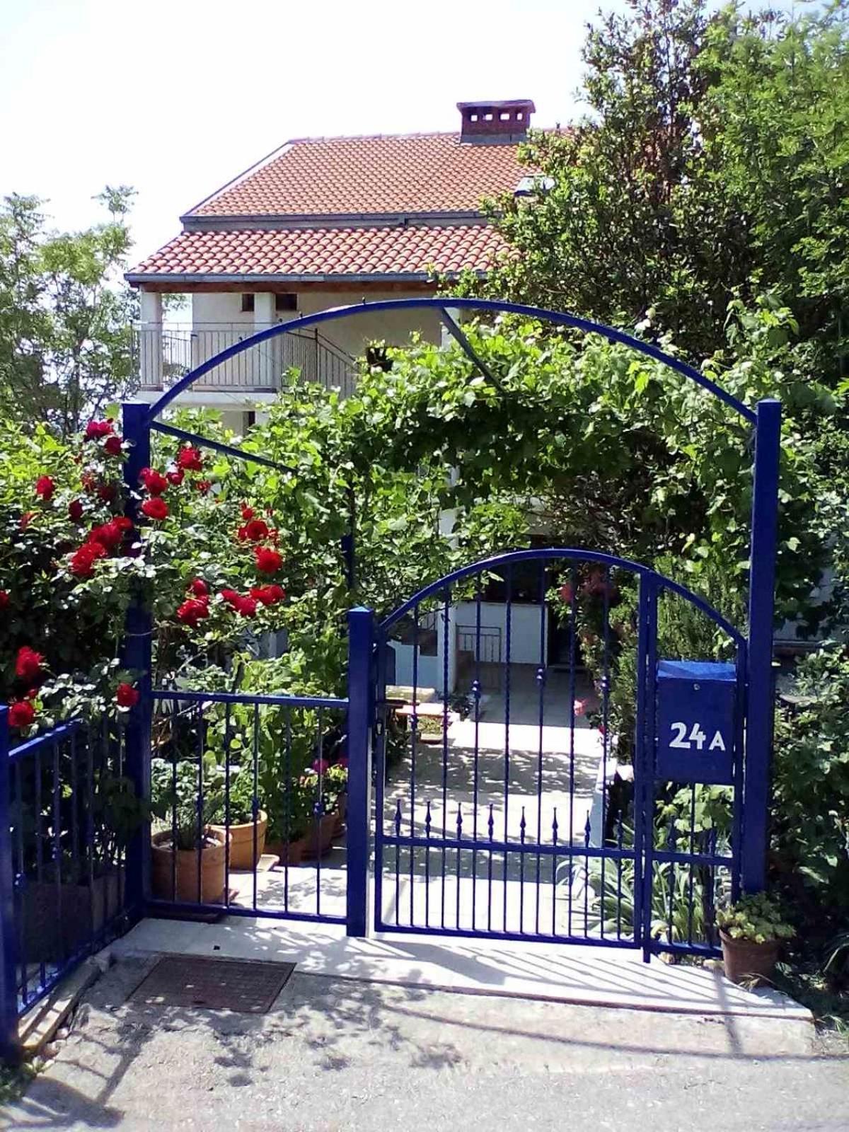 Apartment Sopaljska 24a *